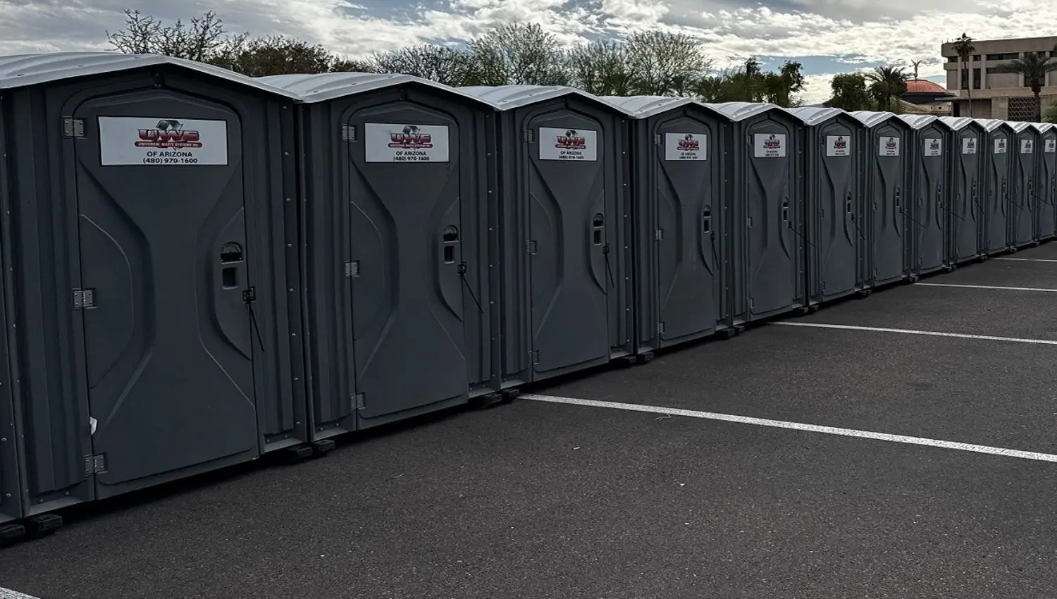 handicap porta potty